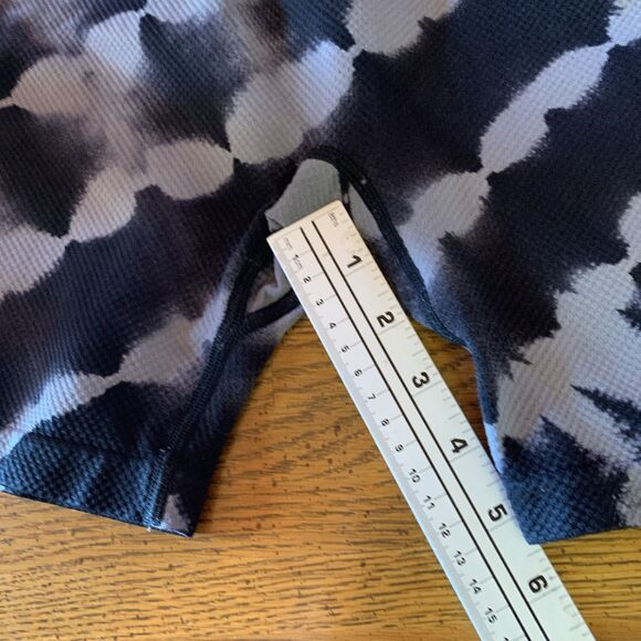 Pink Active Bike Gym Shorts Sz Large Ribbed Textured Athletic Workout Black Gray - Picture 9 of 12